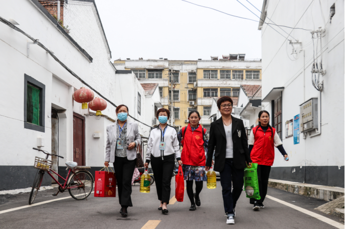 服务群众零距离，爱心民生共发展——向阳南社区博爱家园402.png