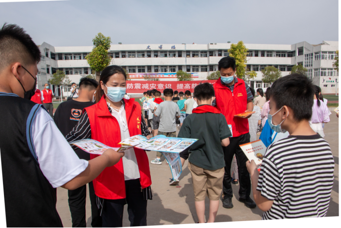 服务群众零距离，爱心民生共发展——向阳南社区博爱家园606.png