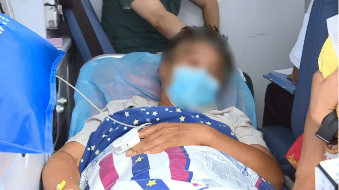 沛县一男子突发心梗，医护人员生死营救，AED再立功！901.png