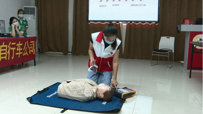沛县一男子突发心梗，医护人员生死营救，AED再立功！1713.png