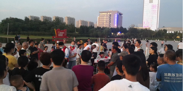 赞！这群人摆“地摊”，不售货只授技！---2022.8.1(1)224.png