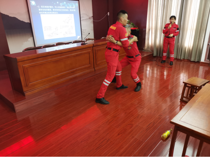 “守护生命 救在身边”应急救护培训和防溺水宣传活动297.png