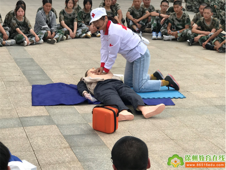 铜山中专开展高一新生应急救护技能普及培训活动813.png