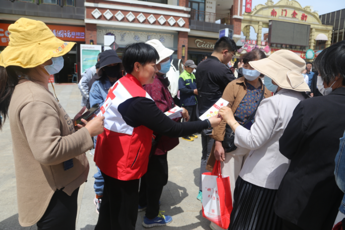铜山区红十字会开展生命教育，救在身边 5.8广场宣传活动397.png
