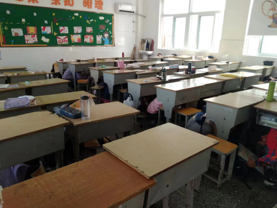 防灾减灾  守护生命‖铜山新区实验小学开展防震减灾安全疏散演练活动517.png